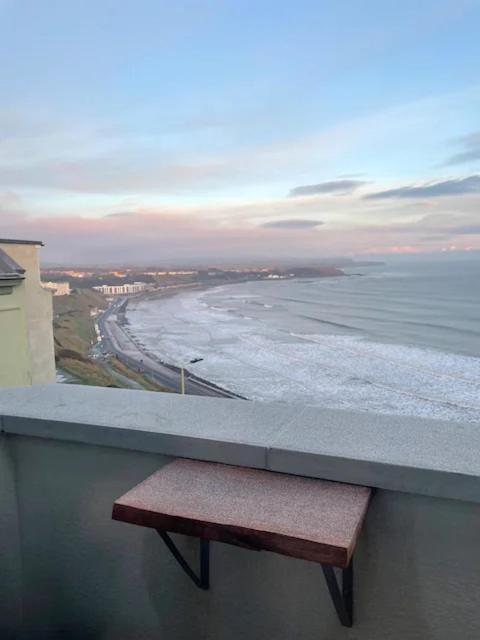 Spectacular 2 Bedroom Balcony Sea View Flat Скарборо Экстерьер фото
