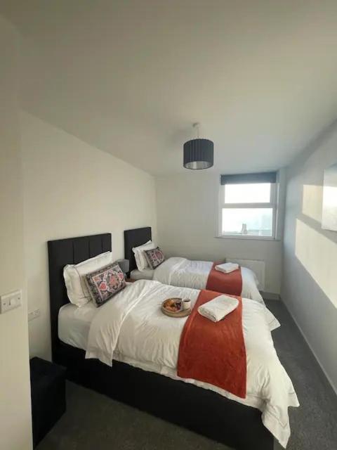 Spectacular 2 Bedroom Balcony Sea View Flat Скарборо Экстерьер фото